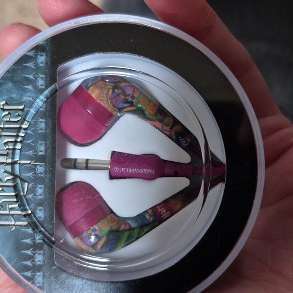 Harry Potter Book Cover Printed Earbuds! NWT and Sealed! - Picture 6 of 6